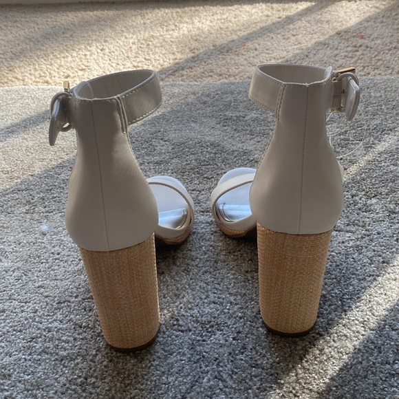 Beachy Heels - Picture 4 of 6